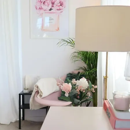 Apartment Center Lovely